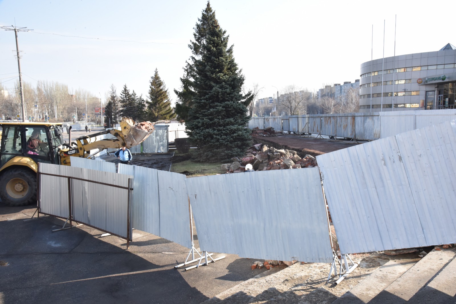 Началась реконструкция Доски почёта Балаковского муниципального района
