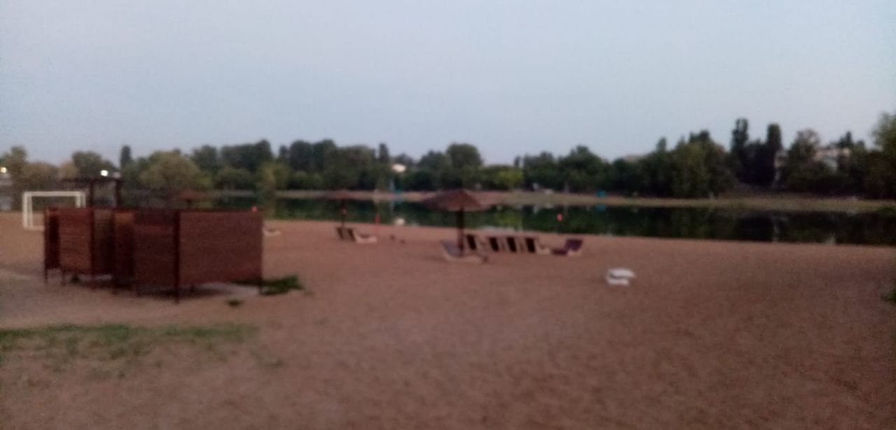Полив зеленых насаждений, покос травы, уборка общественных территорий: благоустройство города ведётся в ежедневном режиме