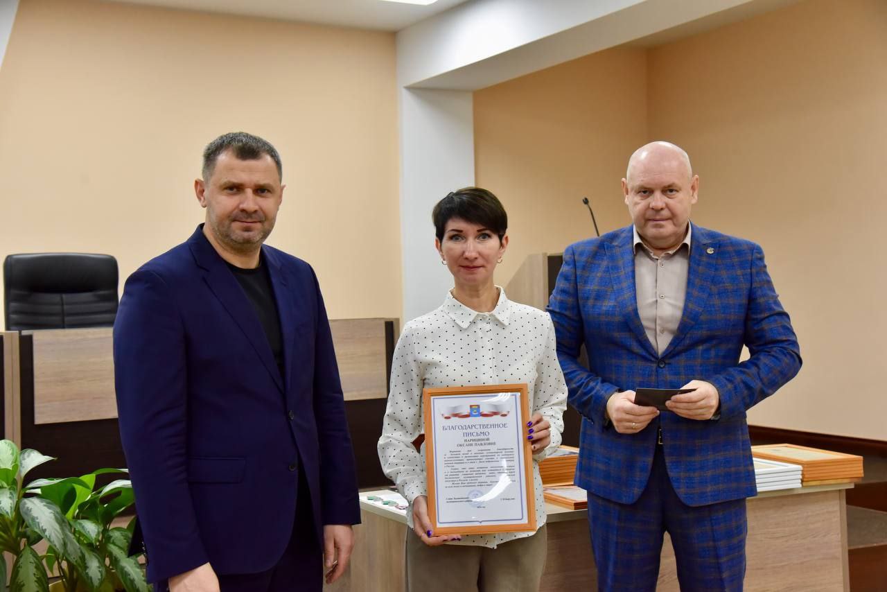 Сергей Барулин: в День добровольца наградили балаковцев, которые активно помогают нашим бойцам
