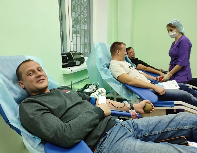 Саратовская ГЭС провела двенадцатую донорскую акцию: сотрудники сдали более 17 литров крови