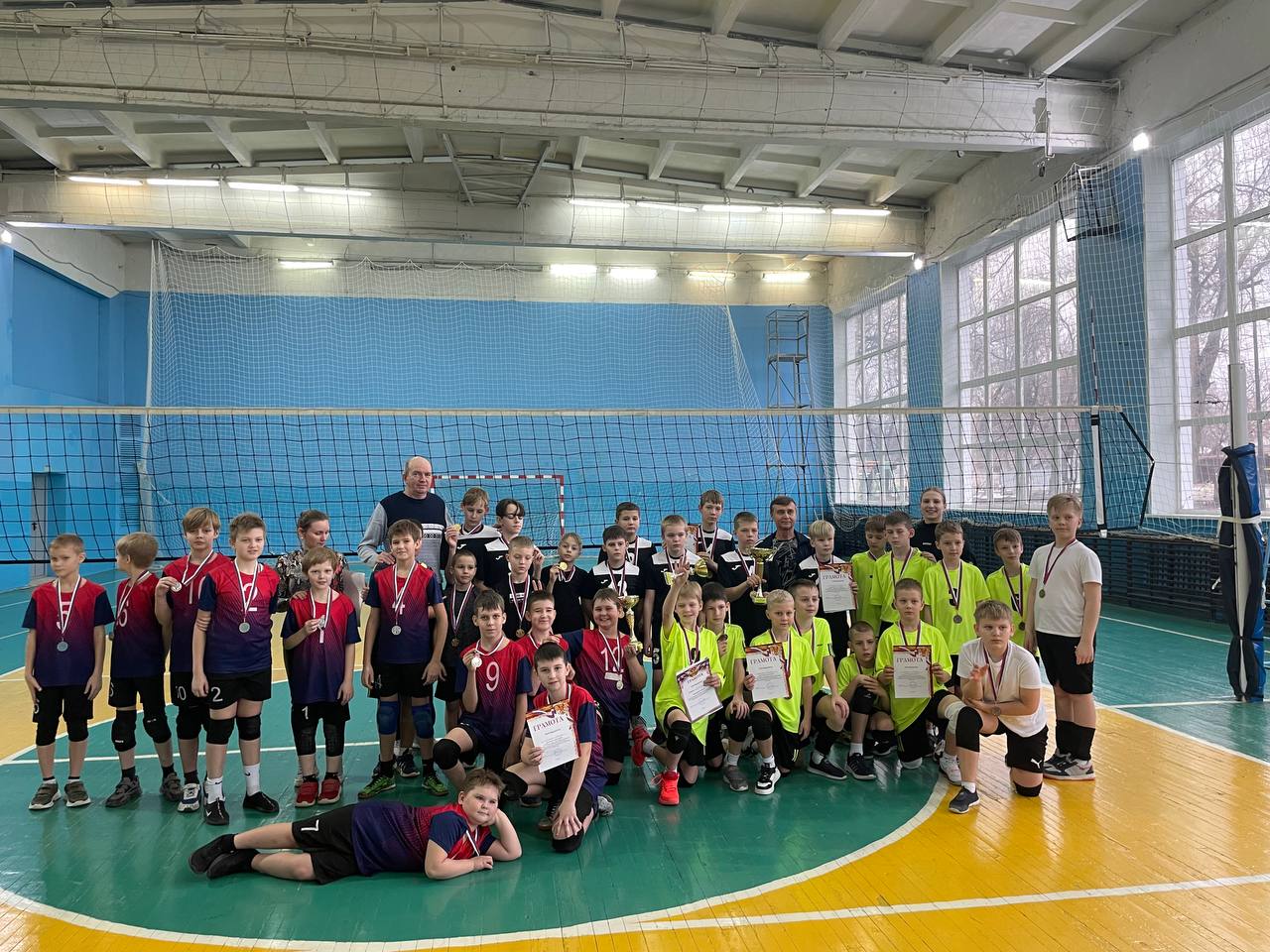 В городе Балаково состоялся открытый турнир по волейболу среди юношей