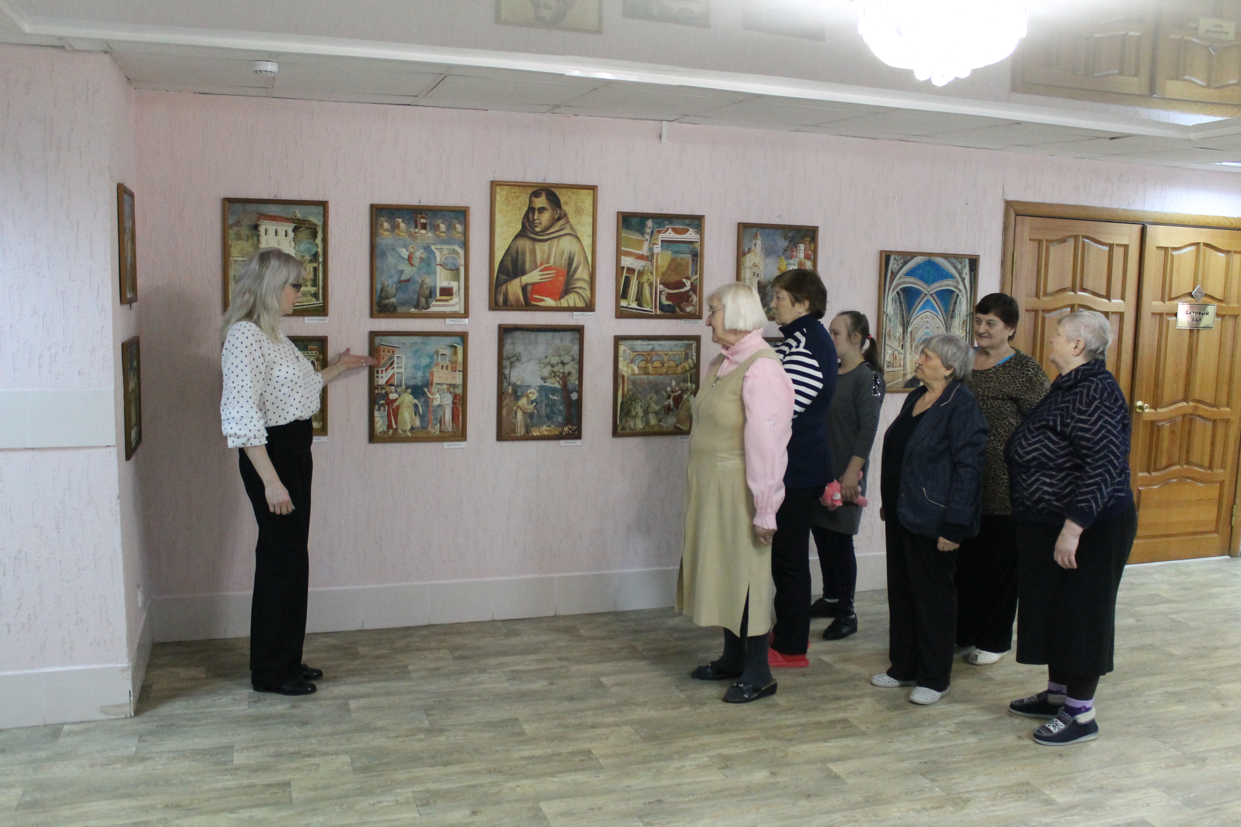 Подопечные Балаковского дома-интерната познакомились с творчеством итальянского живописца  