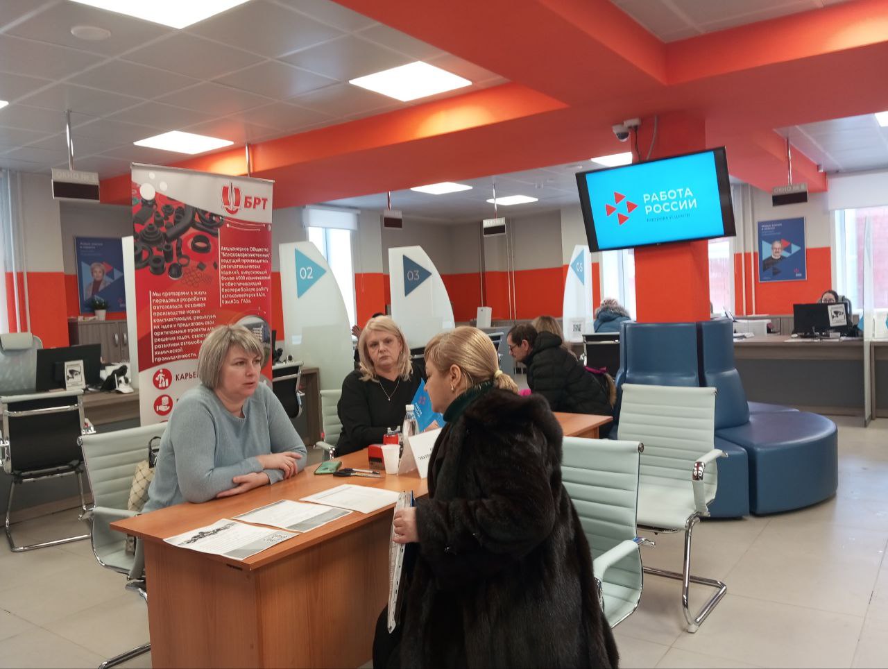 В Центре занятости состоялась ярмарка трудоустройства «Работа. Карьера. Успех»