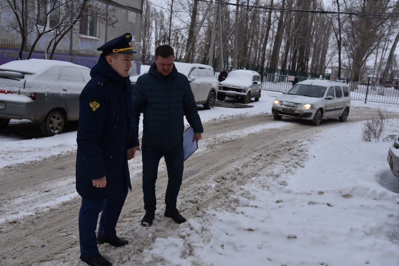 Прокуратура и контрольное управление проверили состояние дворов