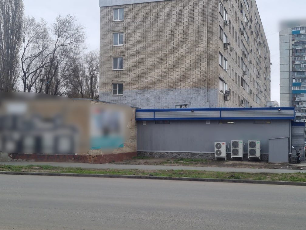 Управляющая компания закрасила несанкционированную надпись на фасаде дома по улице Шевченко