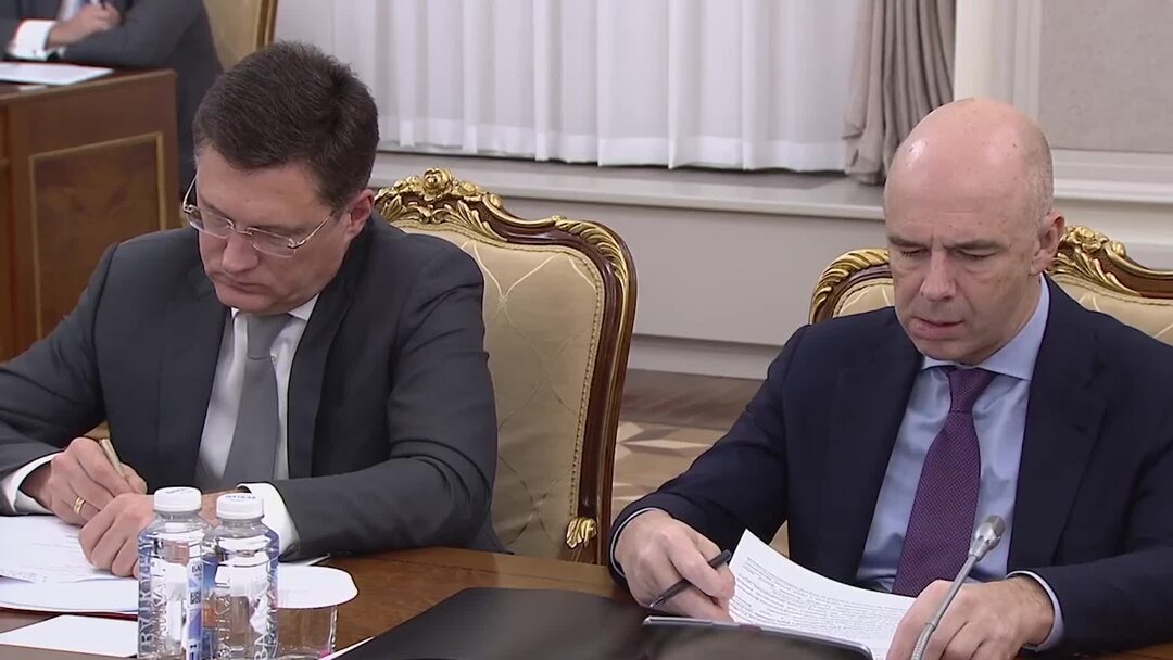 Кабмин выделяет более 650 млн рублей 20 регионам на выплату соцконтракта