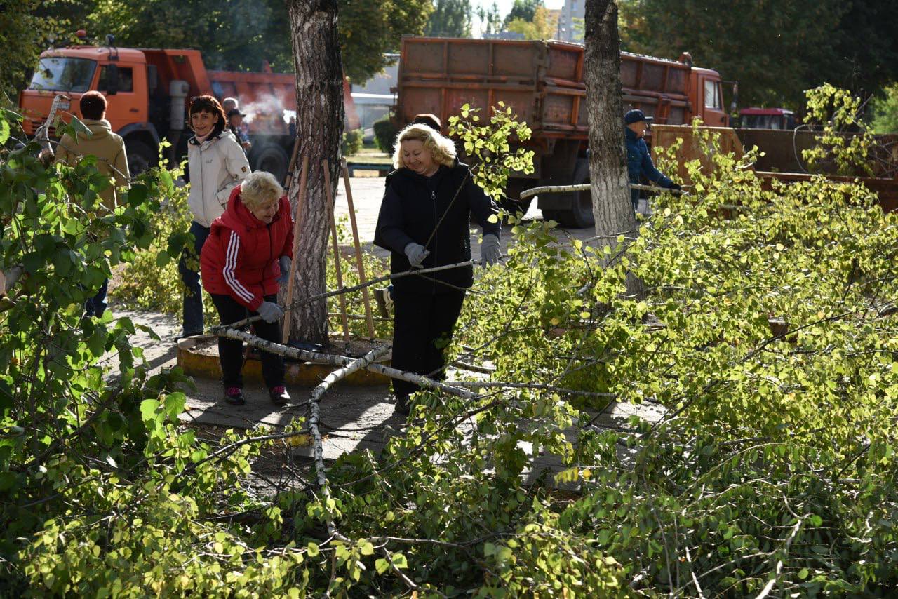 В Балаково продолжаются общегородские субботники