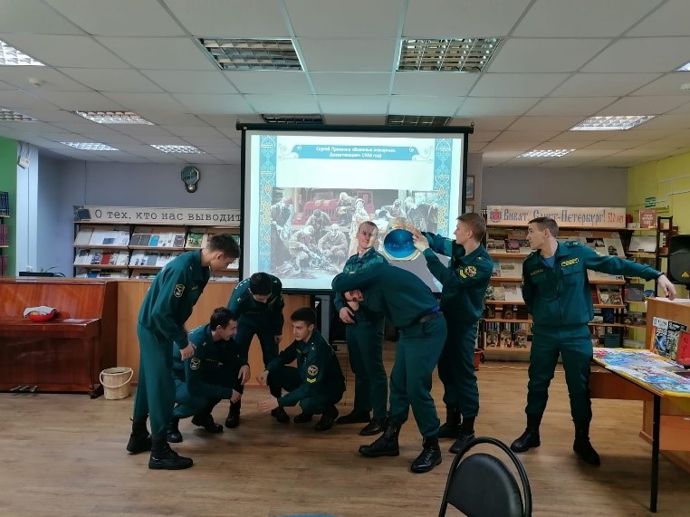 «Слава русская, сила богатырская». В губернаторском колледже прошла познавательная игра