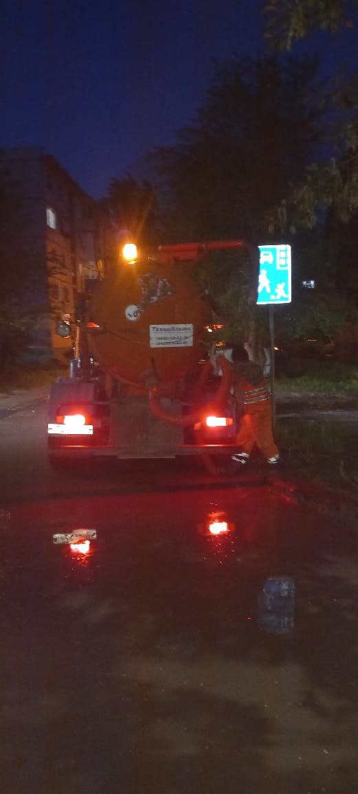 Сотрудники Комбината благоустройства ежедневно наводят порядок в городе Балаково