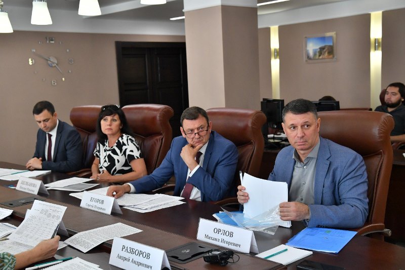 Работникам бюджетной сферы с зарплатой ниже средней по отрасли начнут повышать оплату труда