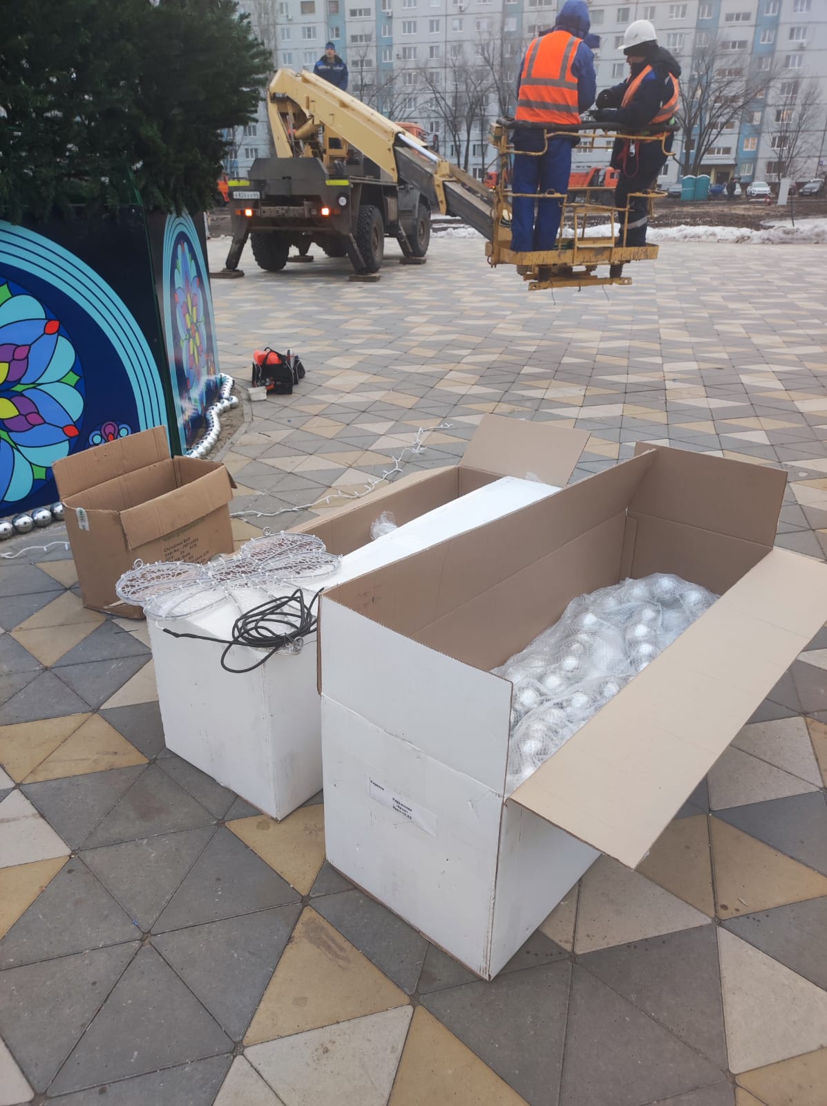 В парке «Центральный» установили новогоднюю ель