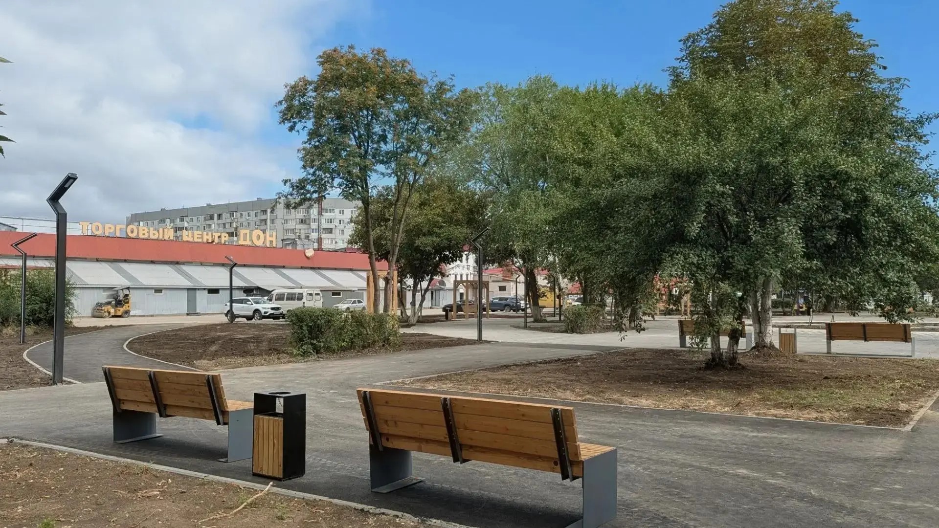 В сквере имени Вячеслава Малярова завершаются работы по благоустройству
