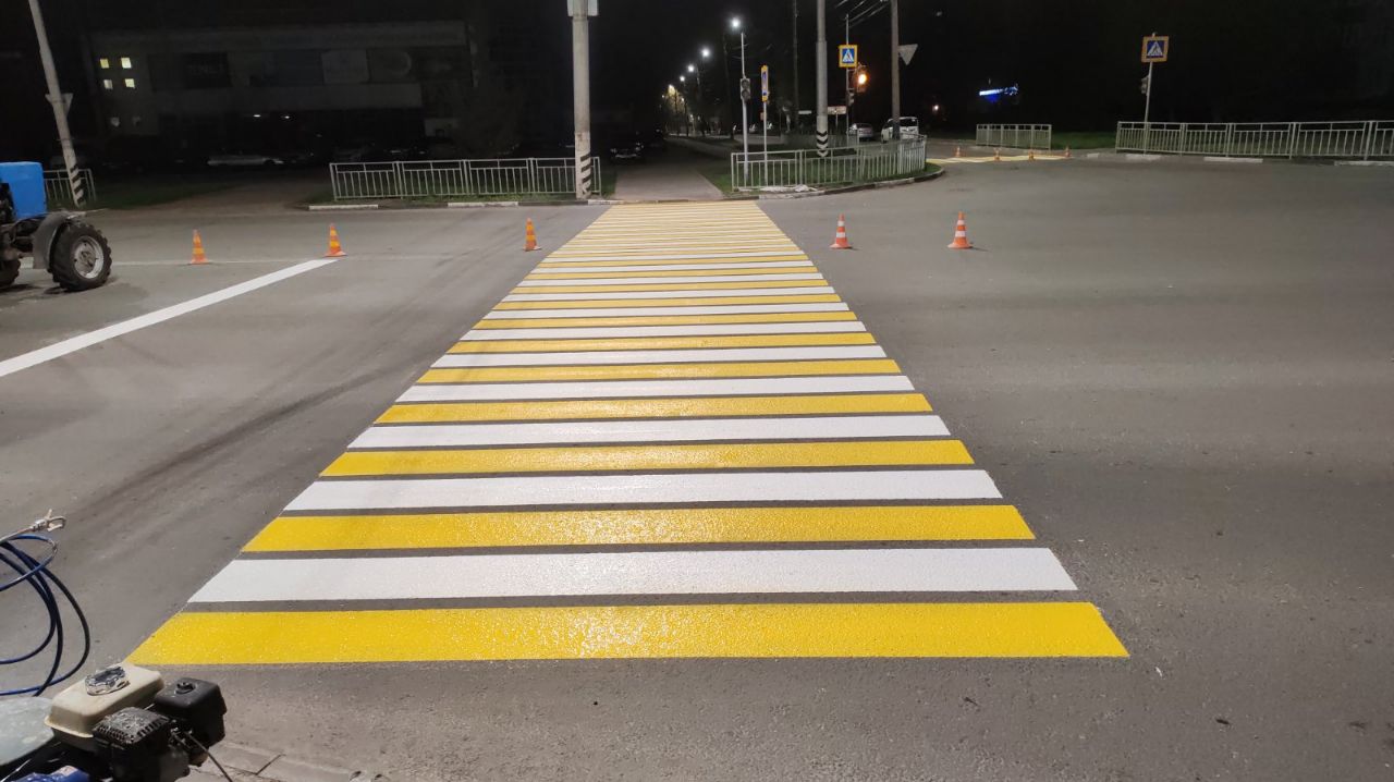 В городе Балаково начались работы по обновлению дорожной разметки