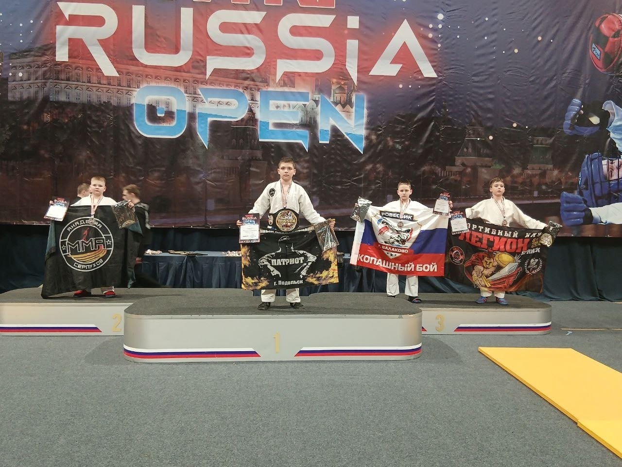 «Russia open»: юные балаковские спортсмены показали мастерство на детском международном турнире по полноконтактному бою