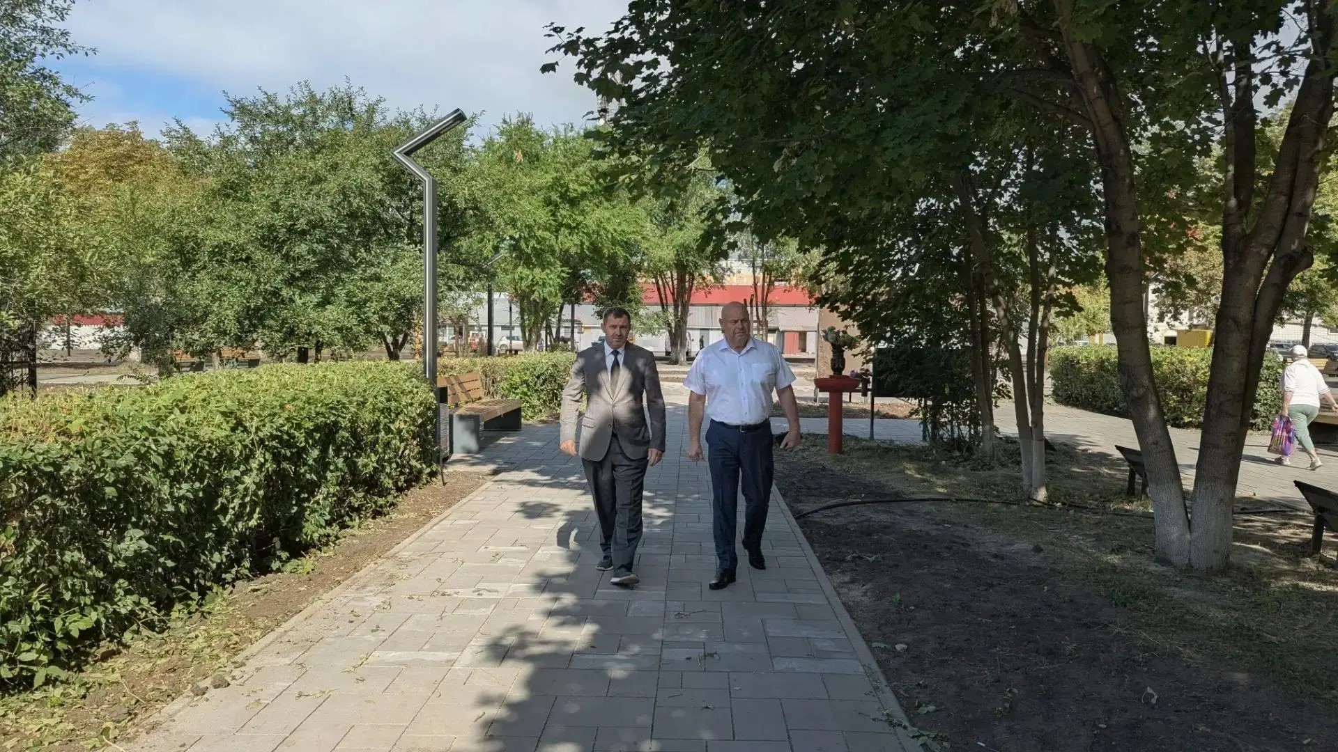 В сквере имени Вячеслава Малярова завершаются работы по благоустройству