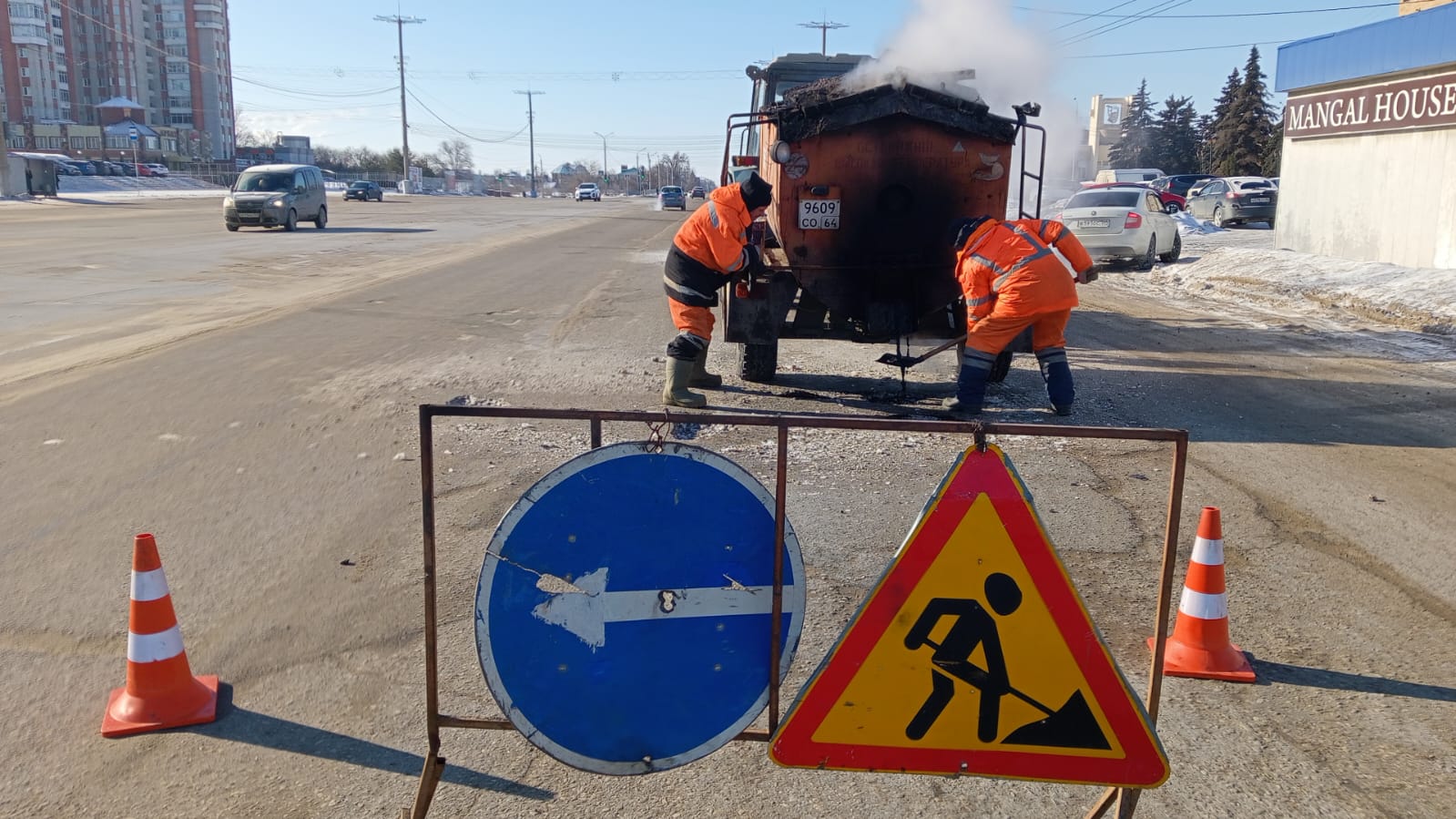 В Балакове проводится текущий ремонт дорог