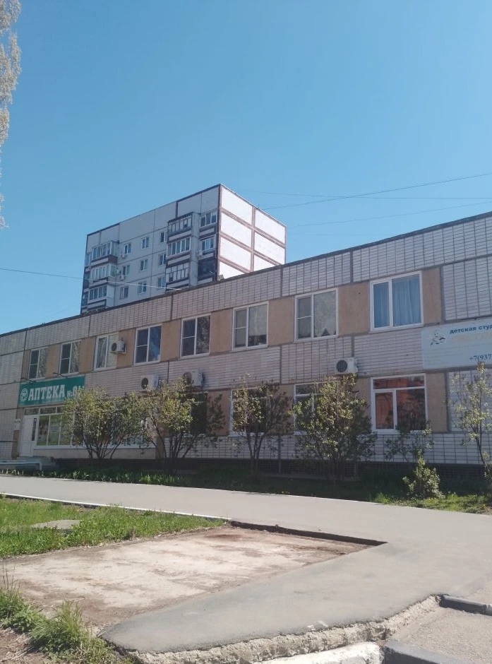 В Балаково с улицы 20 лет ВЛКСМ демонтировали нестационарный торговый объект