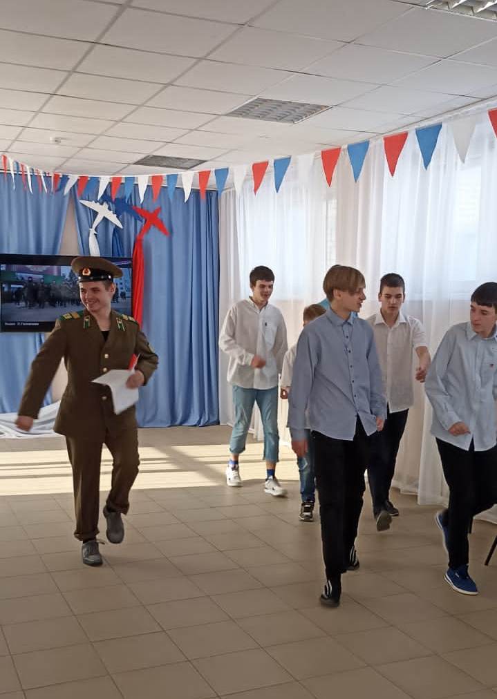 В Балаковском центре «Семья» задорно и весело встретили День Защитника Отечества