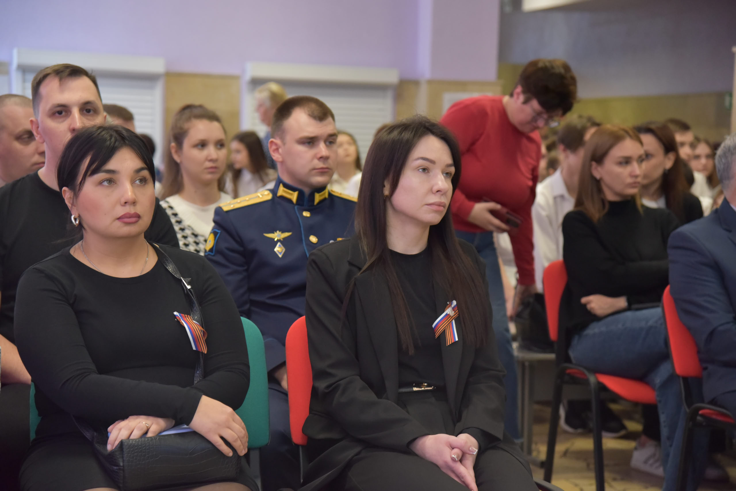 В школе №4 открыли мемориальную доску и парту Героя Носкову Илье Вячеславовичу