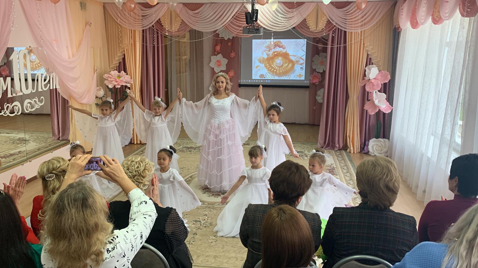 Сегодня детский сад №13 отмечает юбилей.