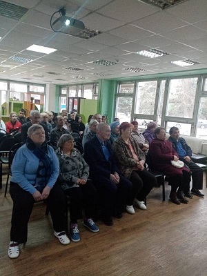 Проживающие Балаковского дома-интерната посетили городскую центральную библиотеку