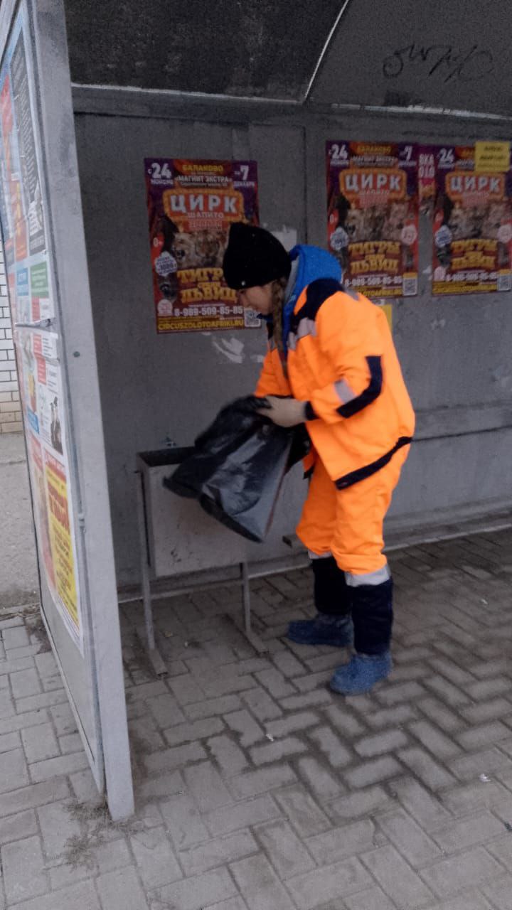 Сотрудники Комбината благоустройства ежедневно приводят в порядок город Балаково