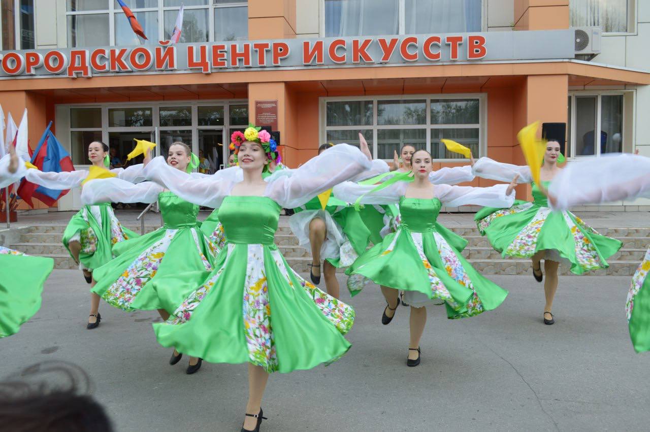 «Россия – это мы!»: на площадке у ГЦИ прошел праздничный концерт