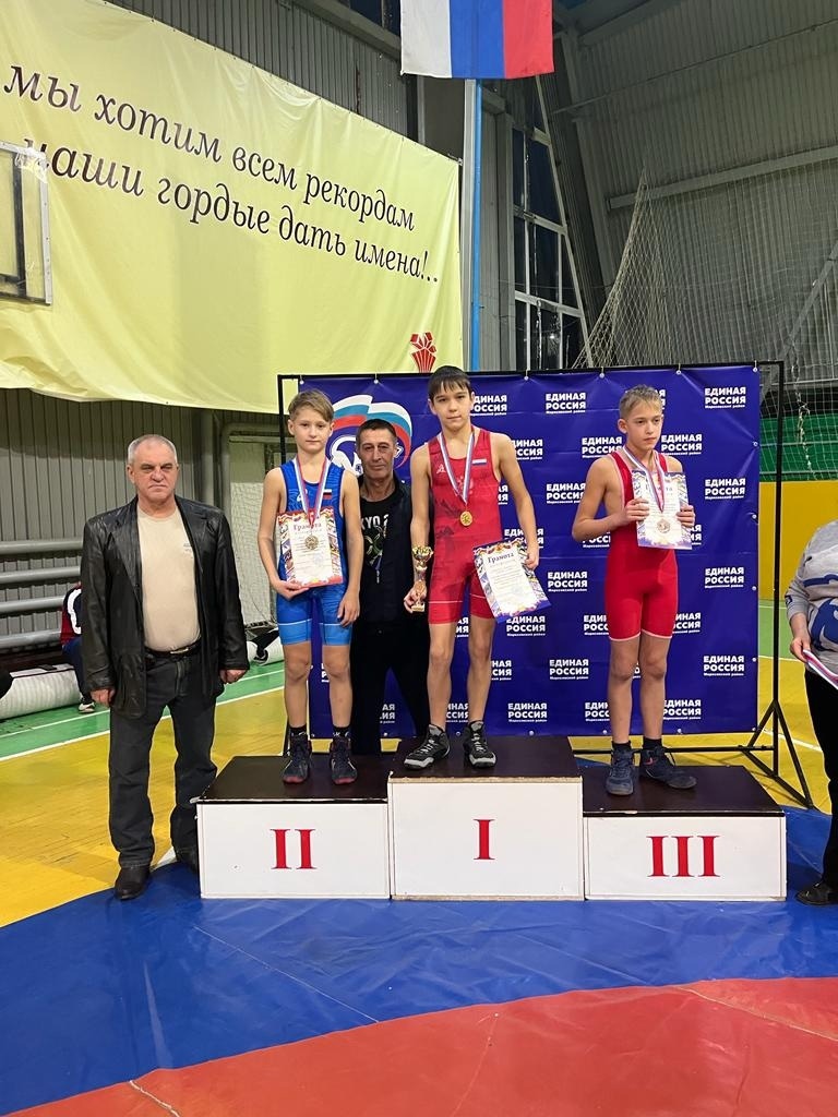 В Марксе прошел турнир по греко-римской борьбе, посвященный памяти погибших участников СВО на Украине