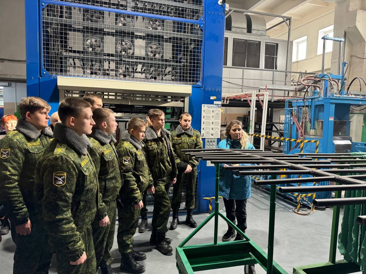 Для студентов Губернаторского колледжа был организован профтур на предприятие города