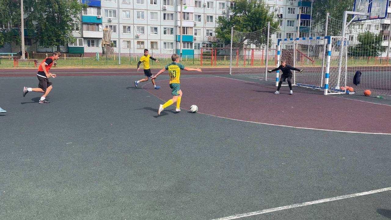 В Балаково прошел турнир по дворовому футболу