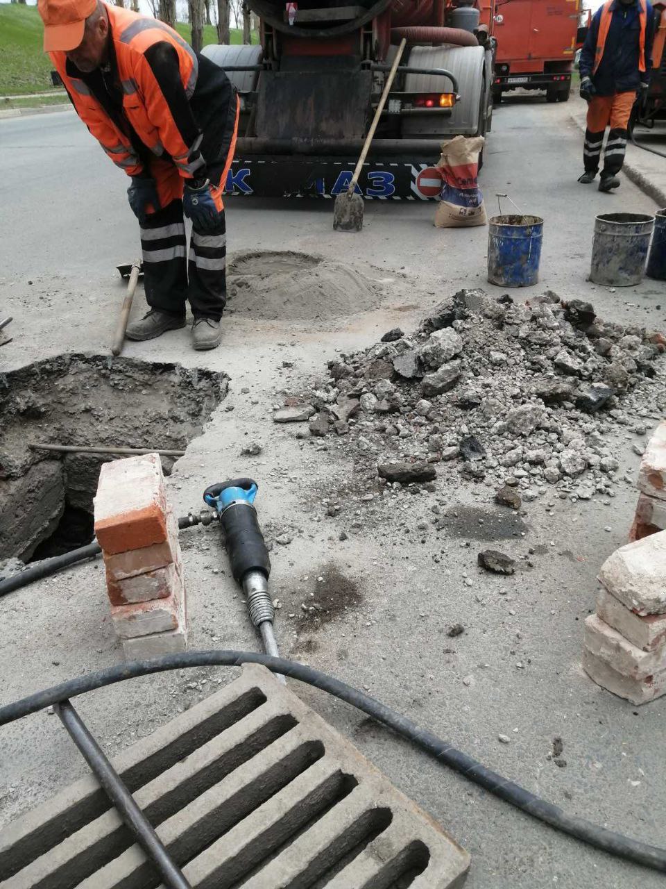 Сотрудники «Комбината благоустройства» ежедневно наводят порядок на улицах города Балаково
