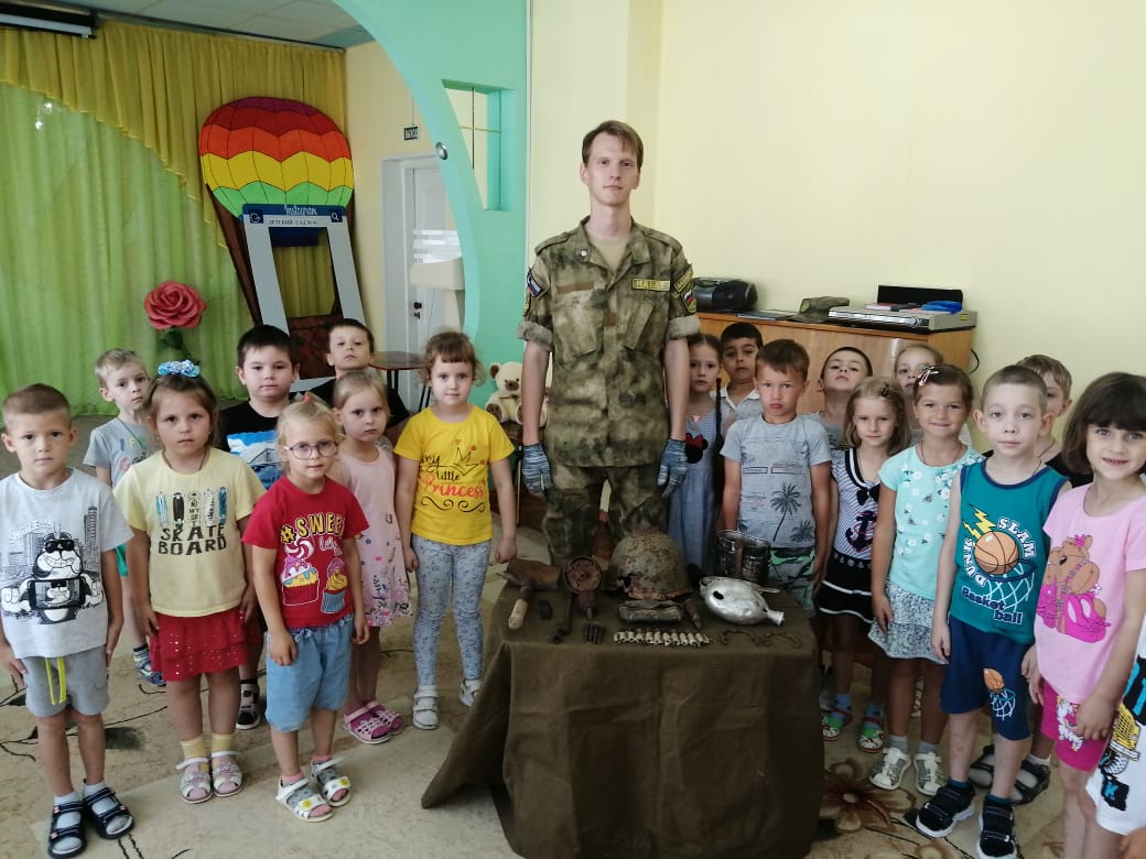 Передвижная экспозиция музея «Боевой Славы» побывала в дошкольных учреждениях