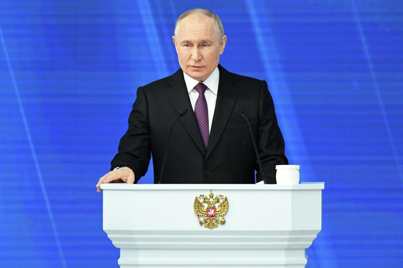 Путин поручил продлить семейную ипотеку до 2030 года