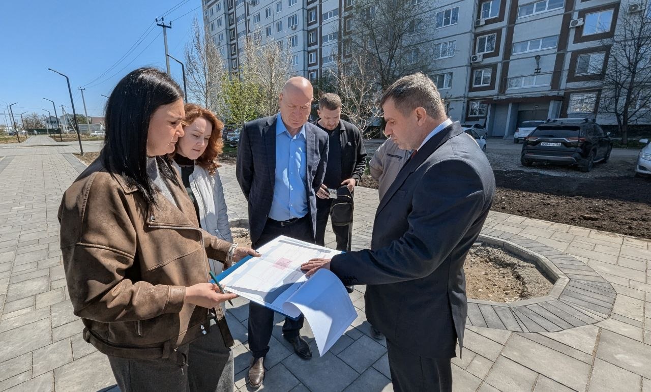 Сергей Барулин: сегодня посетили сквер на Братьев Захаровых