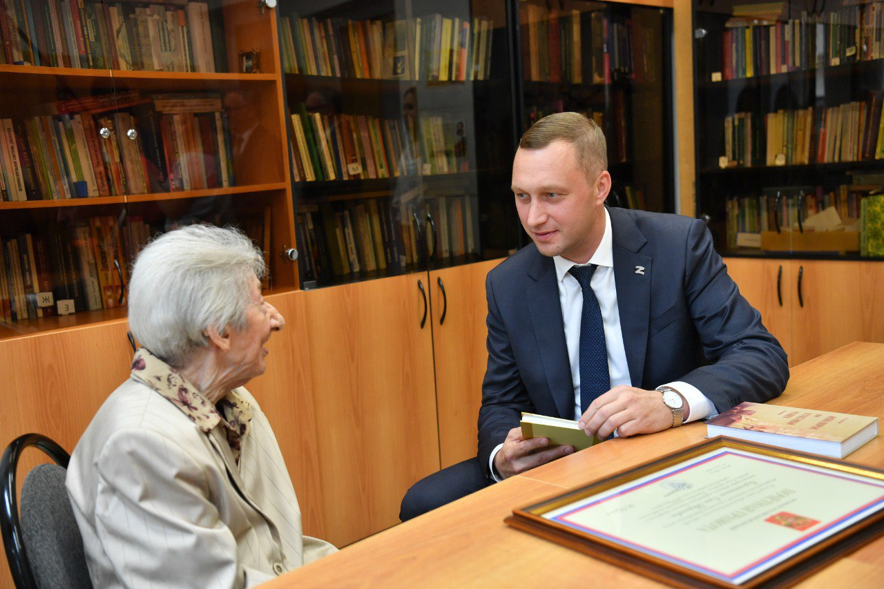 Роман Бусаргин поздравил Ольгу Сиротинину с юбилеем