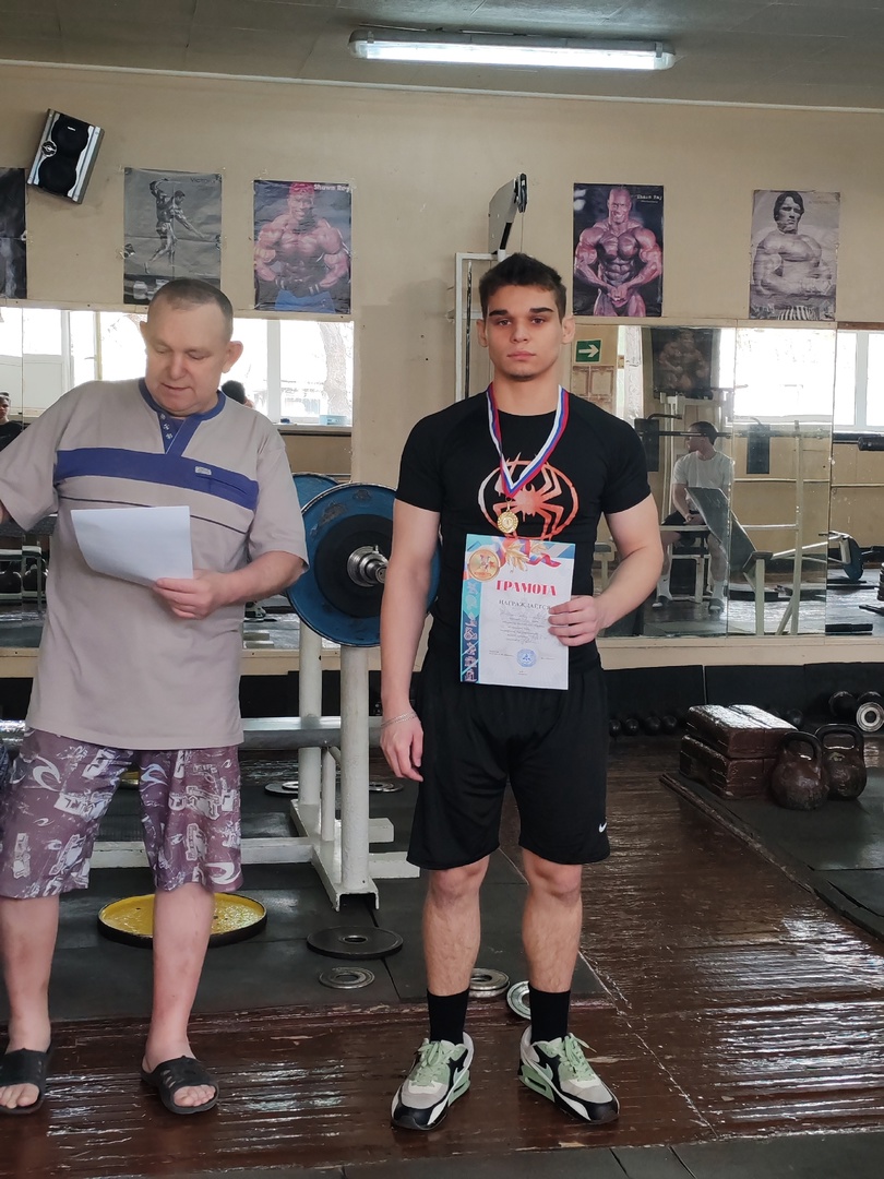 В Балаково прошло Открытое Первенство МАУДО «СШ «Юность» по пауэрлифтингу