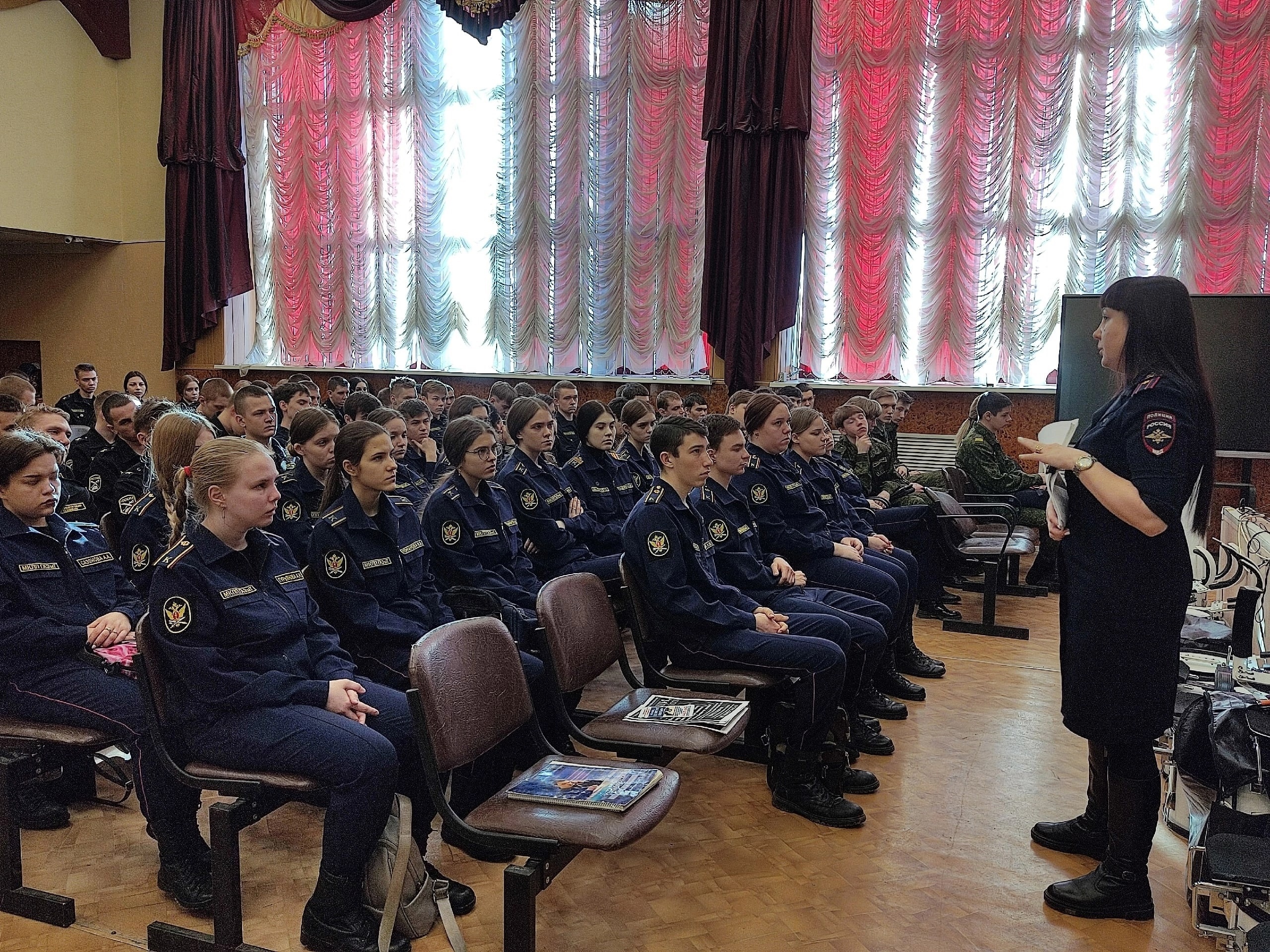 В Губернаторском колледже прошло межведомственное мероприятие в рамках акции «Сообщи, где торгуют смертью»