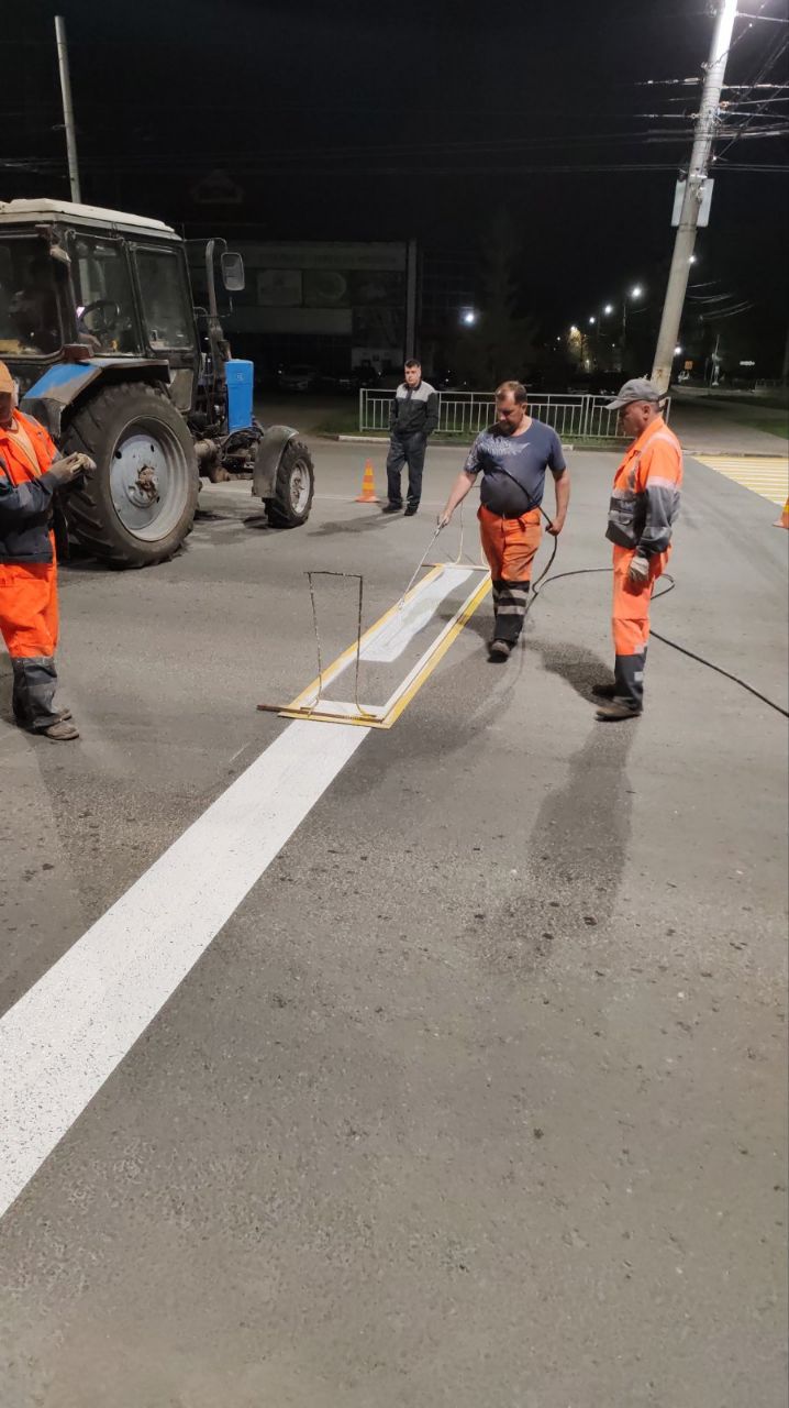 В городе Балаково начались работы по обновлению дорожной разметки
