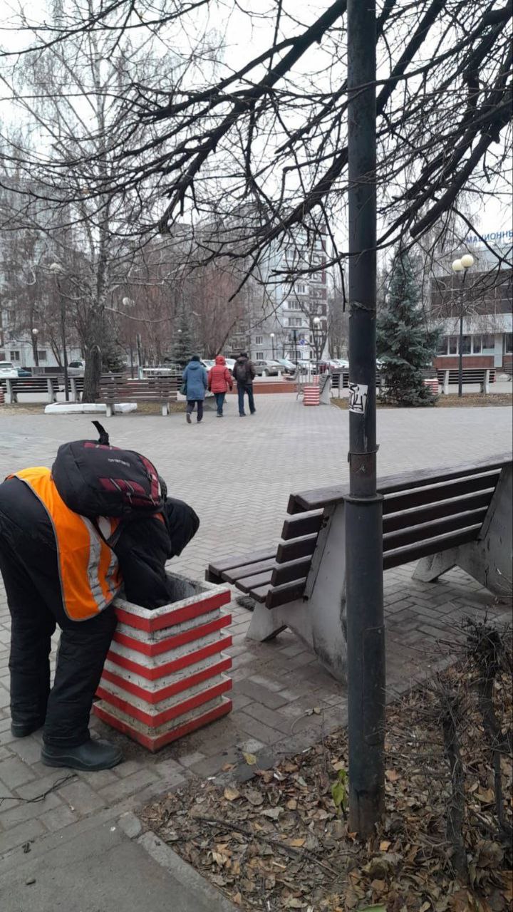 Сотрудники «Комбината благоустройства» ежедневно наводят порядок на улицах города Балаково