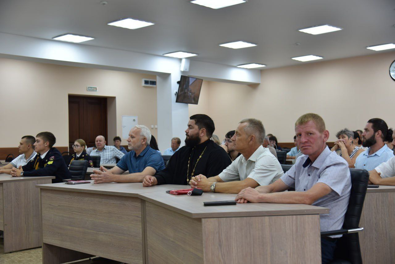 Сергей Барулин: сегодня в Балаково наградили волонтеров, которые помогают участникам СВО