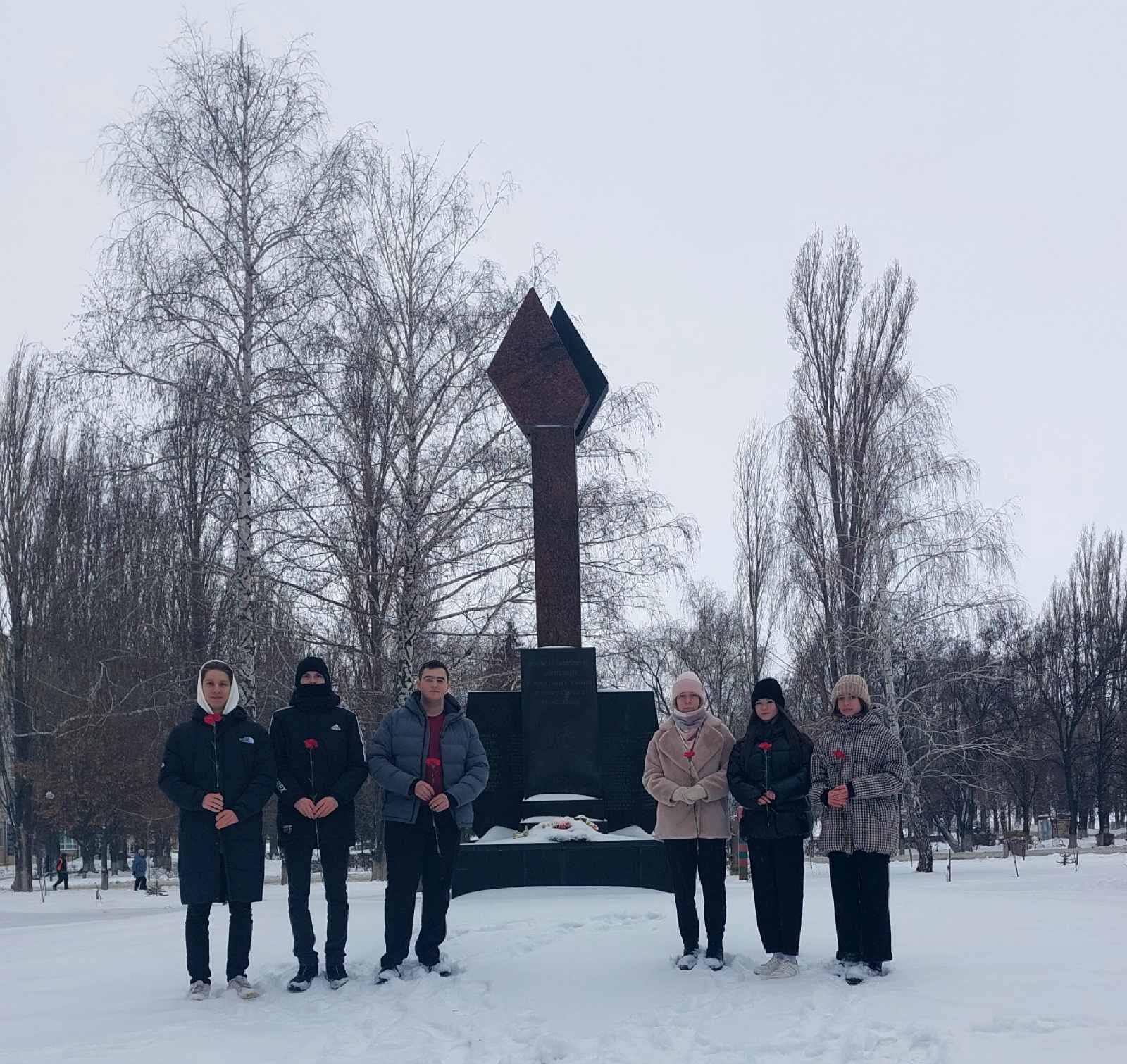 Учащиеся МАОУ СОШ № 28 приняли участие во Всероссийской акции "Красный тюльпан", посвященной Дню вывода советских войск из Афганистана